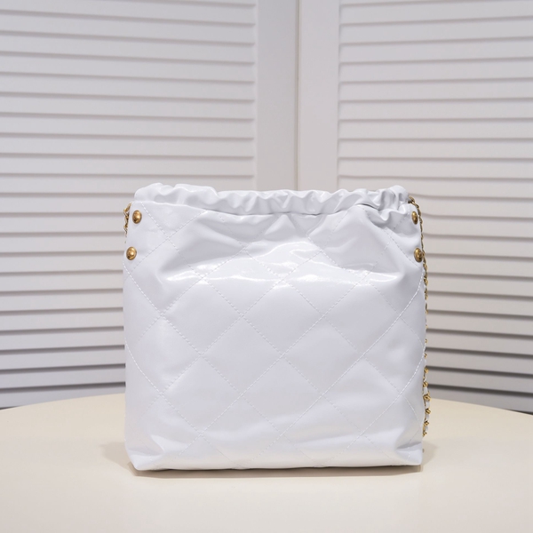 シャネルバッグ側面デザイン